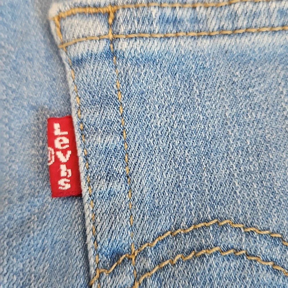 Levi’s Shorts 24 Denim Jean High Rise Waist Raw Hem Womens Light Wash Boho NWT